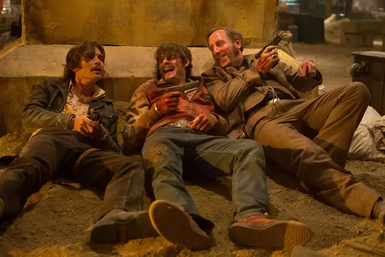 7 Best Arms Dealer Movies Like War Dogs 4 free fire