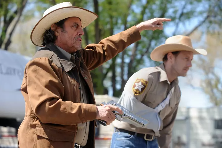 7 Best Arms Dealer Movies Like War Dogs 1 hollow point