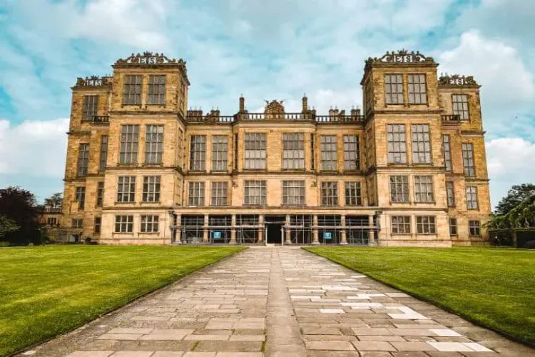 Astoria Greengrass: 5 Magical Things You Need To Know 5 malfoy mansion