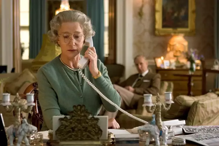 10 Fantastic Movies About Kings 9 queen elizabeth II
